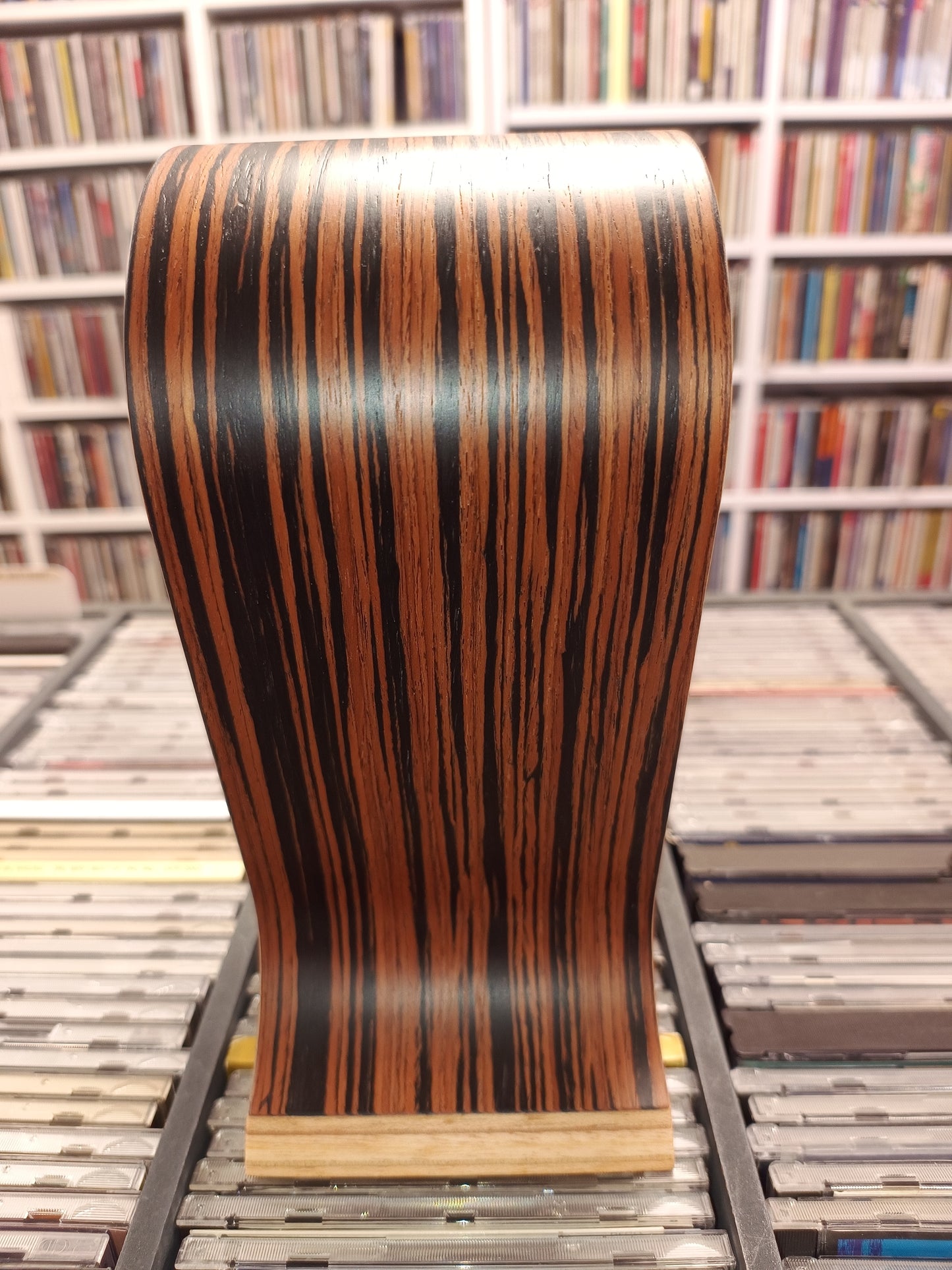 Sieveking Omega Headphone Stand Makassar *New Old Stock*