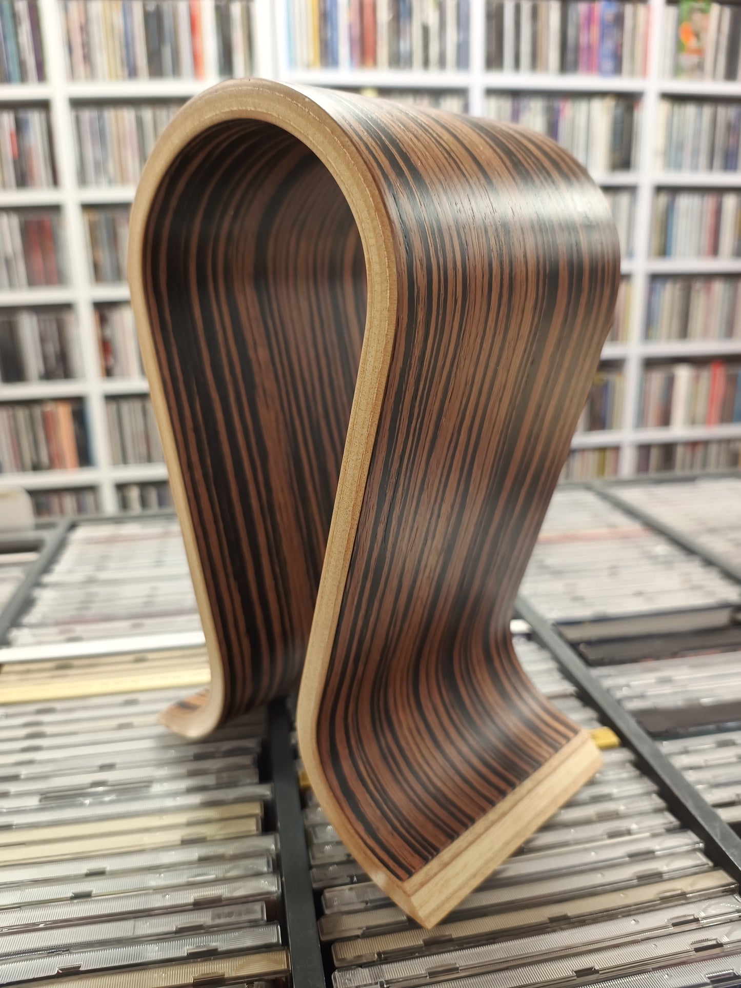 Sieveking Omega Headphone Stand Makassar *New Old Stock*