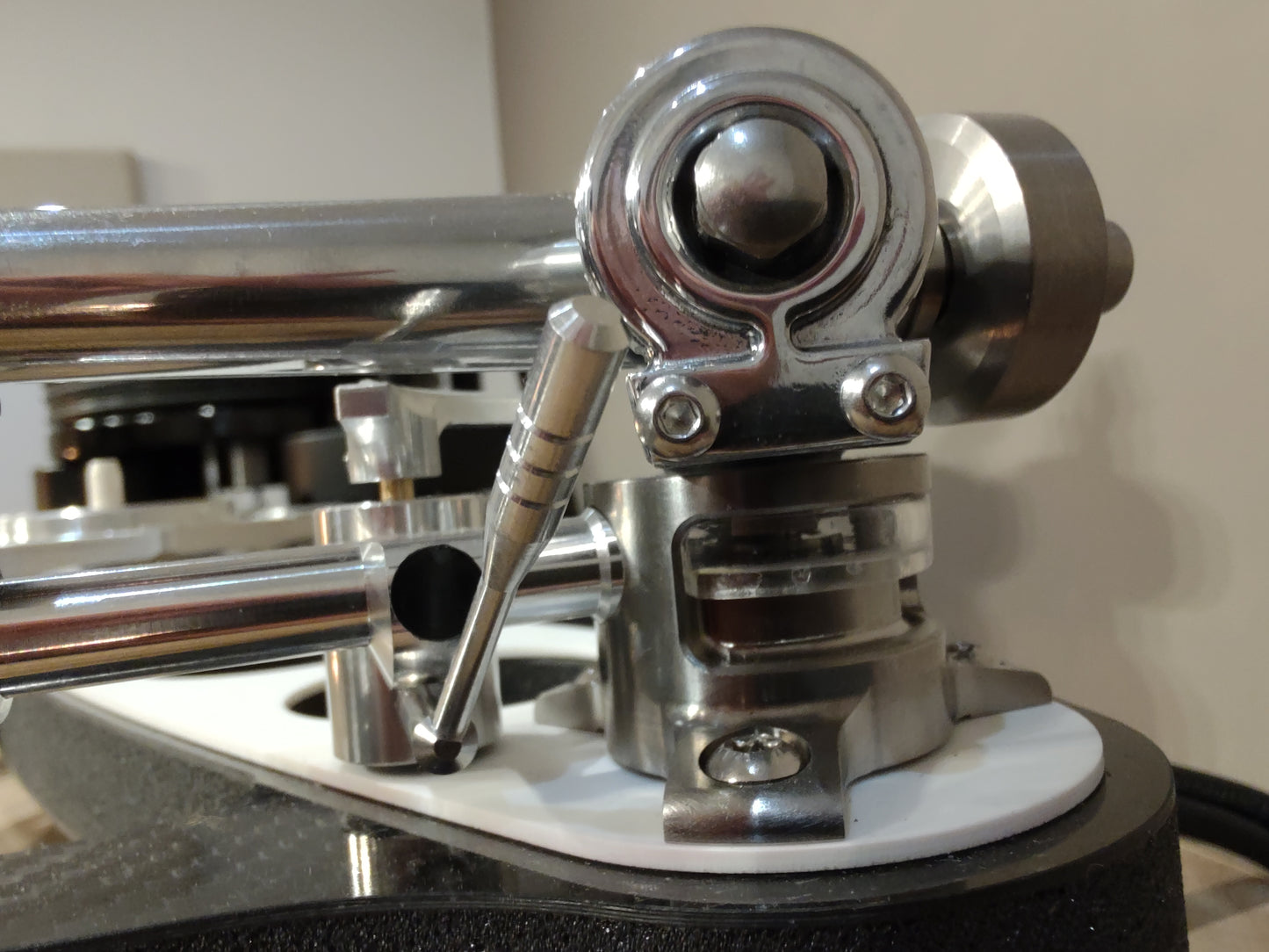 Rega RB Titanium Reference Tonearm