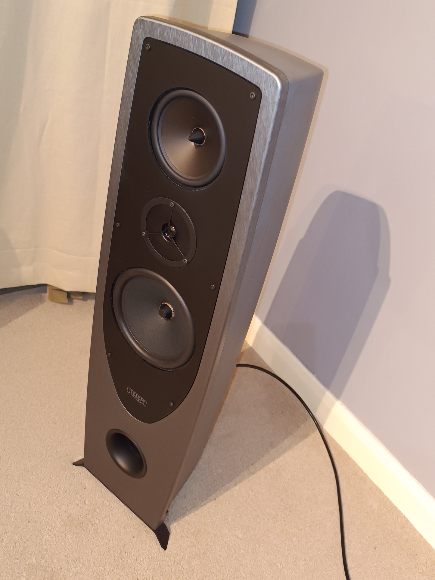 Rega Aya Pair of Floorstanding Loudspeakers (Click & Collect Only)