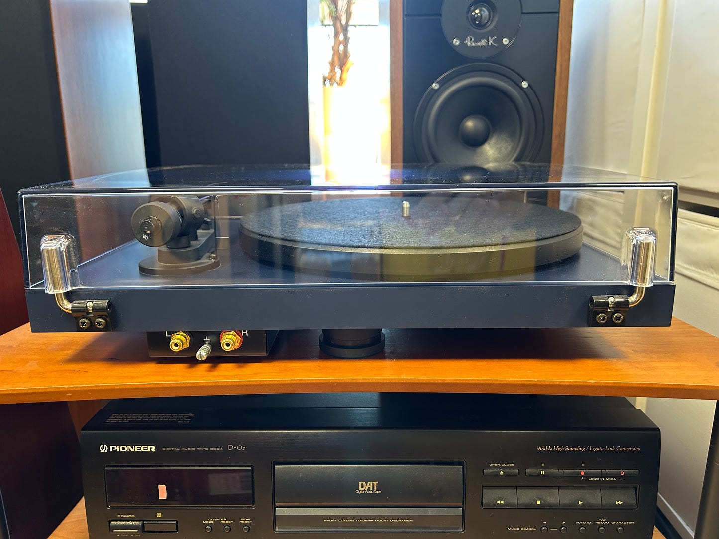 Pro-Ject Debut Carbon EVO Turntable in Satin Blue *Ex-Demonstration Stock*