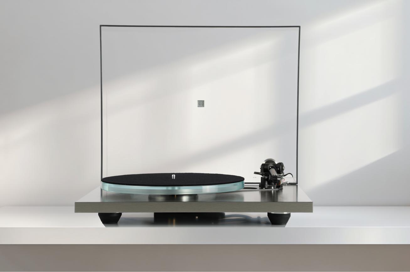 Rega Planar 6 RS Turntable with ND9 Cartridge (Click & Collect Only)