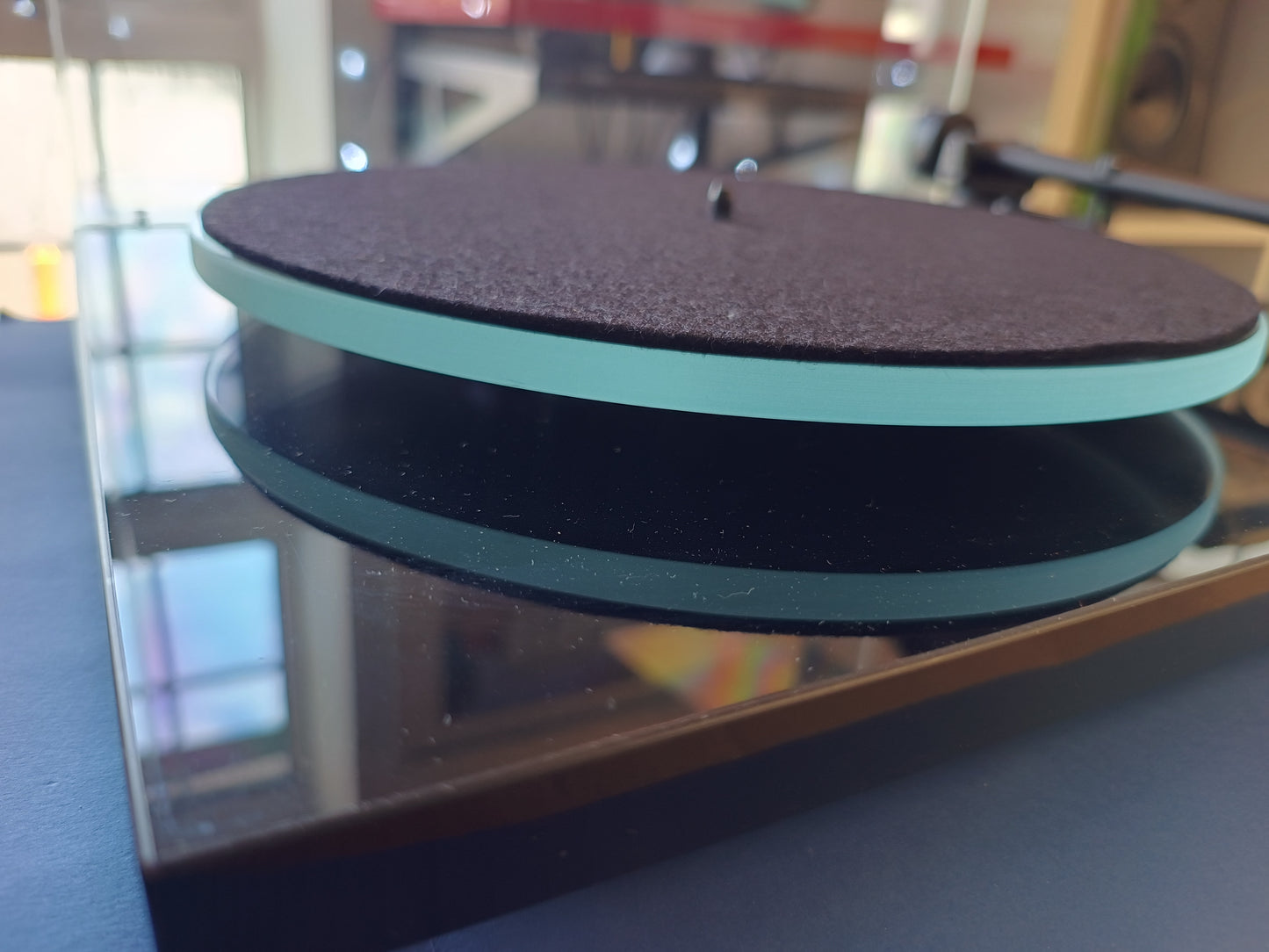 Rega Planar 2 Turntable in Black (Used ) *Click and collect only*