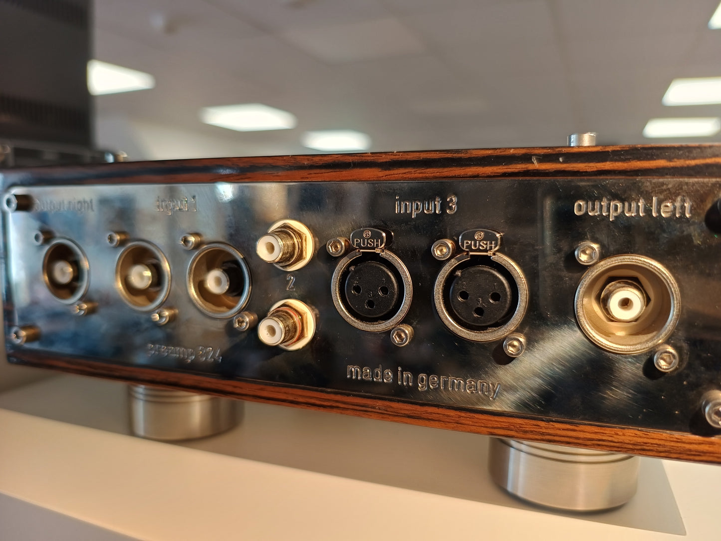 Silvercore 324 Silver wired TVC Pre Amplifier (Used)