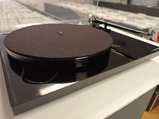 Rega RP8 with Apheta 2 MC Cartridge *Used Item*