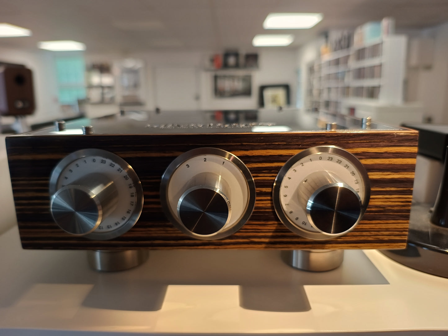 Silvercore 324 Silver wired TVC Pre Amplifier (Used)