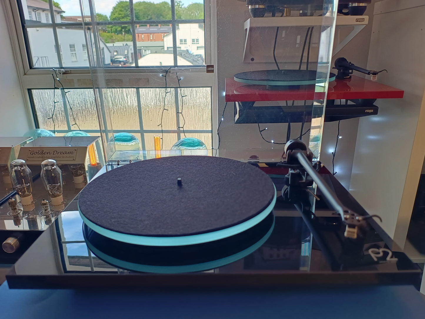 Rega Planar 2 Turntable in Black (Used ) *Click and collect only*
