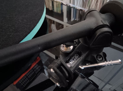 Rega Planar 2 in gloss black *Used Item* (Click & Collect Only)