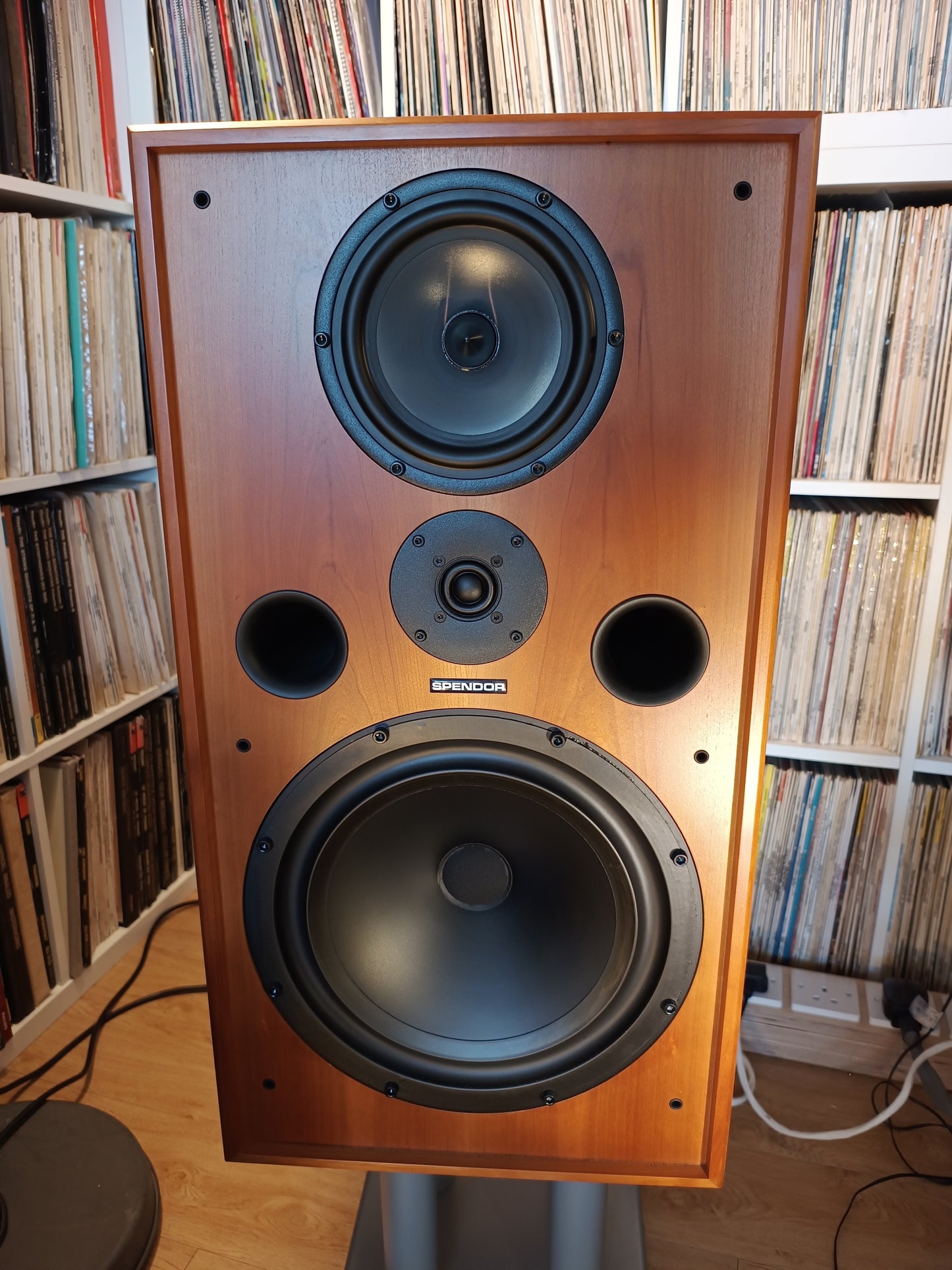 Spendor SP100R2 Speakers in Cherry *Used* (Click & Collect Only)