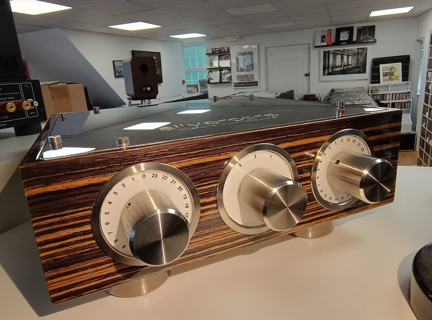 Silvercore 324 Silver wired TVC Pre Amplifier (Used)