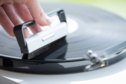 Pro-Ject Turntable Cleaning Kit (Brush-It & Clean-It) Carbon Fibre Record & Stylus Brush